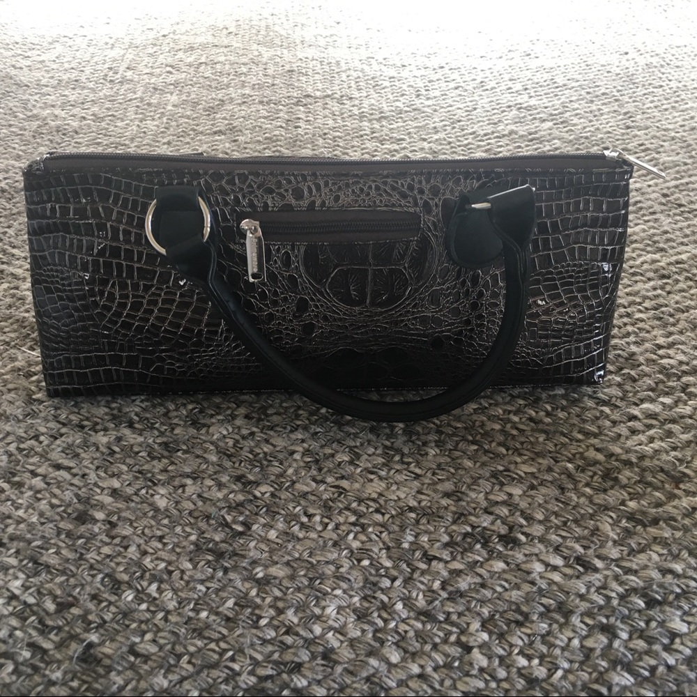 3/$15✨ Insulated Wine Purse! Dark Brown Faux Crocodile